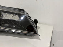 Laden Sie das Bild in den Galerie-Viewer, Frontscheinwerfer Skoda Superb III 8K0941597B Xenon Rechts Headlight SCH6508804619co