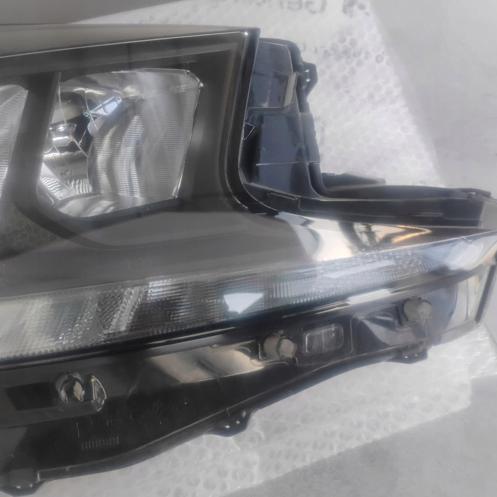 Frontscheinwerfer Toyota Aygo X Rechts Scheinwerfer Headlight SCH9533921850el