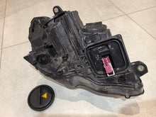 Laden Sie das Bild in den Galerie-Viewer, Frontscheinwerfer Mercedes-Benz X204 W204 C204 A2048204339 Xenon Links Headlight SCH9019187449fw