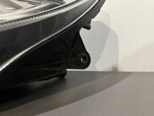 Laden Sie das Bild in den Galerie-Viewer, Frontscheinwerfer Skoda Fabia II 5J1941015E Links Scheinwerfer Headlight