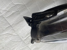 Load image into Gallery viewer, Frontscheinwerfer Toyota Yaris Rechts Scheinwerfer Headlight