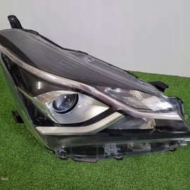 Frontscheinwerfer Toyota Yaris Rechts Scheinwerfer Headlight SCH5285778896mg