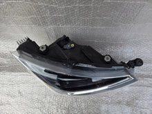 Laden Sie das Bild in den Galerie-Viewer, Frontscheinwerfer Seat Ibiza I 6F1941008C Rechts Scheinwerfer Headlight SCH3229743395js