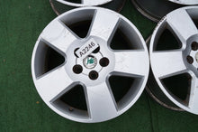 Laden Sie das Bild in den Galerie-Viewer, 4x Alufelge 17 Zoll 7.0" 5x112 37ET Glanz Silber 3U0601025E Skoda Superb I FEL7866877491vv