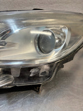 Load image into Gallery viewer, Frontscheinwerfer Peugeot 2008 I 9815405780 Links Scheinwerfer Headlight SCH4028873855vr