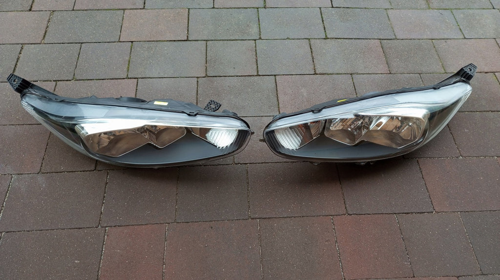 Frontscheinwerfer Ford Fiesta I C1BB-13W029-AE C1BB-13W030-AE Ein Satz Headlight SCH2059775924dy