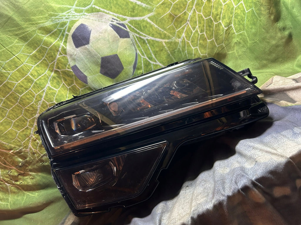 Frontscheinwerfer Skoda Karoq 57B941016C 7P5941591AH Full LED Rechts Headlight SCH1825516121uv