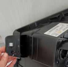 Laden Sie das Bild in den Galerie-Viewer, Frontscheinwerfer Renault Trafic III 260108047R Rechts Scheinwerfer Headlight SCH8043947219io