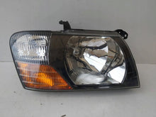 Laden Sie das Bild in den Galerie-Viewer, Frontscheinwerfer Mitsubishi Pajero III 100-87420 Rechts Scheinwerfer Headlight