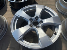 Laden Sie das Bild in den Galerie-Viewer, 1x Alufelge 17 Zoll 7.5&quot; 5x108 50ET 31423850 Volvo Xc70 Xc60 Xc40 Rim Wheel