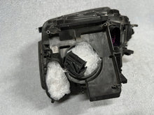 Laden Sie das Bild in den Galerie-Viewer, Frontscheinwerfer Audi A8 D5 4N0941036 LED Rechts Scheinwerfer Headlight