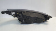 Laden Sie das Bild in den Galerie-Viewer, Frontscheinwerfer Ford Focus JX7B-13W030-CE Links Scheinwerfer Headlight