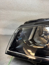Load image into Gallery viewer, Frontscheinwerfer VW Transporter 7L1941005B Ein Stück (Rechts oder Links)
