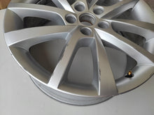 Load image into Gallery viewer, 1x Alufelge 18 Zoll 7.0&quot; 5x112 43ET Matt Silber 565601025D Skoda Kodiaq
