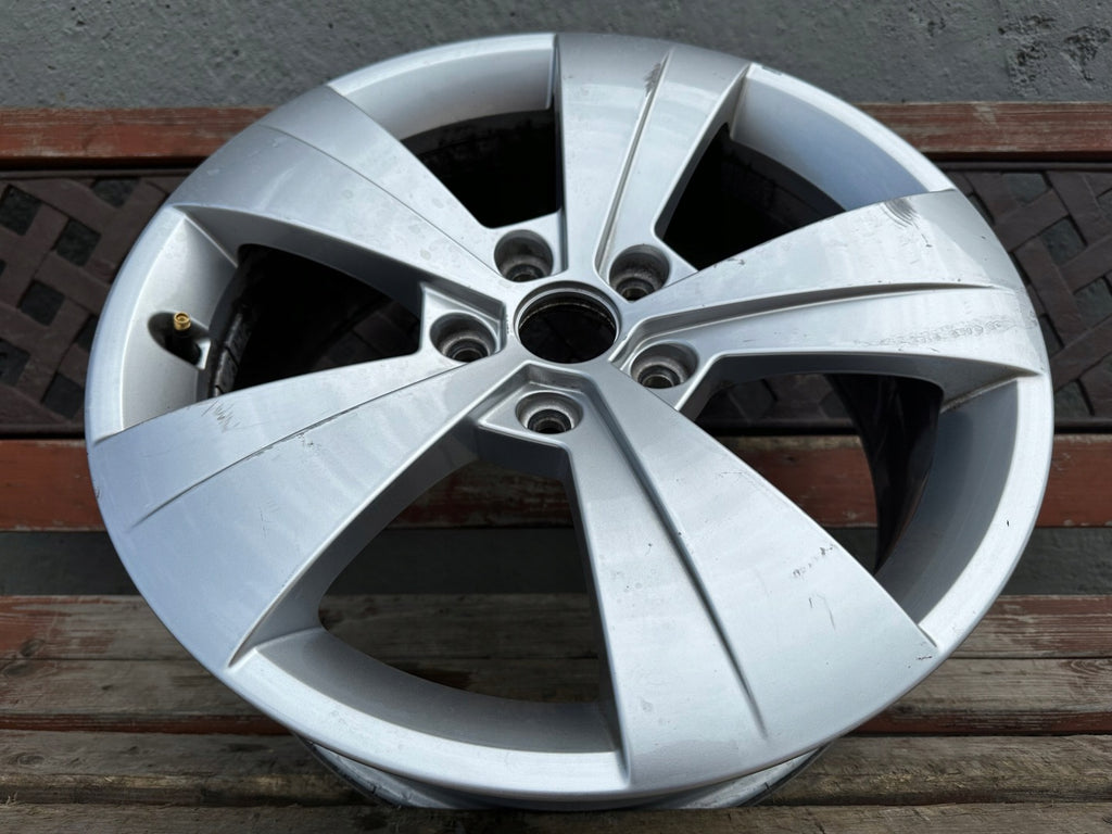 1x Alufelge 17 Zoll 6.5" 5x112 41ET Glanz Silber 3V0601025A Skoda Superb Iii FEL5685203940lf