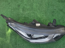 Load image into Gallery viewer, Frontscheinwerfer Hyundai I20 92102-4P500 Rechts Scheinwerfer Headlight