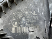 Laden Sie das Bild in den Galerie-Viewer, Frontscheinwerfer Opel Zafira B 13252471RH Rechts Scheinwerfer Headlight
