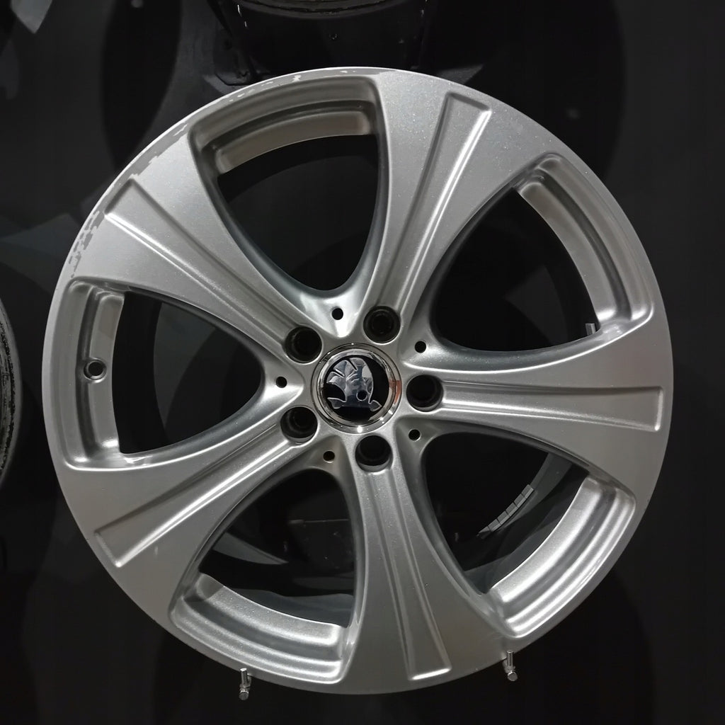 4x Alufelge 18 Zoll 8.0" 5x112 38ET Glanz Silber Mercedes-Benz Superb Iii FEL9919932231gy