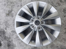 Load image into Gallery viewer, 1x Alufelge 16 Zoll 6.0" 5x112 57A601025A Skoda Karoq Rim Wheel FEL5863875074ug
