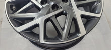 Load image into Gallery viewer, 1x Alufelge 18 Zoll 7.5" 5x114.3 50ET 52910-CM300 Hyundai Kona Rim Wheel FEL7065007255lz