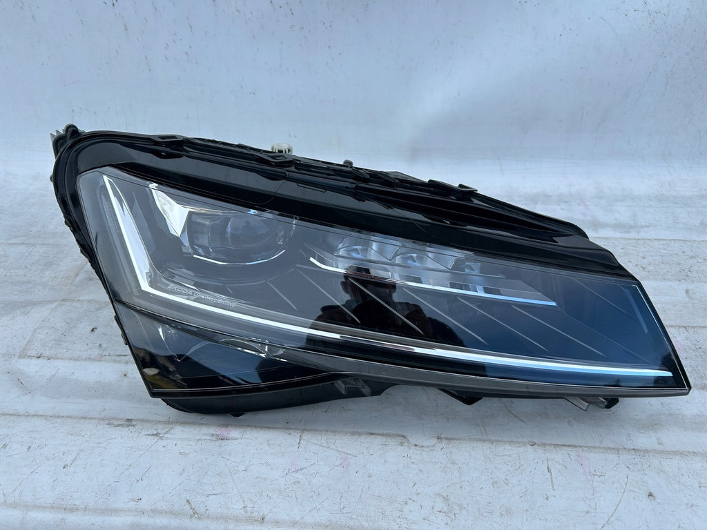 Frontscheinwerfer Skoda Superb III 3V1941016D Full LED Rechts Headlight