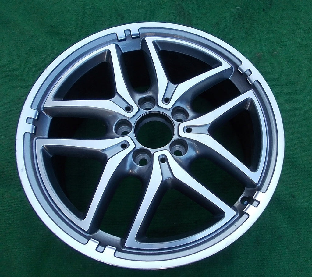 1x Alufelge 17 Zoll 7.5" 5x112 52ET Glanz A2464011502 Mercedes-Benz W176