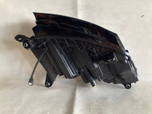 Laden Sie das Bild in den Galerie-Viewer, Frontscheinwerfer Skoda Enyaq 5LB941015A Full LED Links Scheinwerfer Headlight