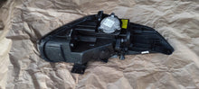 Laden Sie das Bild in den Galerie-Viewer, Frontscheinwerfer Kia Carens 32323 Links Scheinwerfer Headlight
