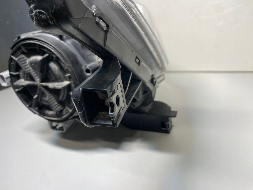 Frontscheinwerfer Mitsubishi Outlander I 8301C854 LED Rechts Headlight