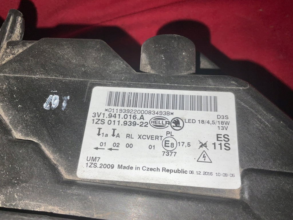 Frontscheinwerfer Skoda Superb III 3V1941016A 3V1941015A Xenon Rechts oder Links