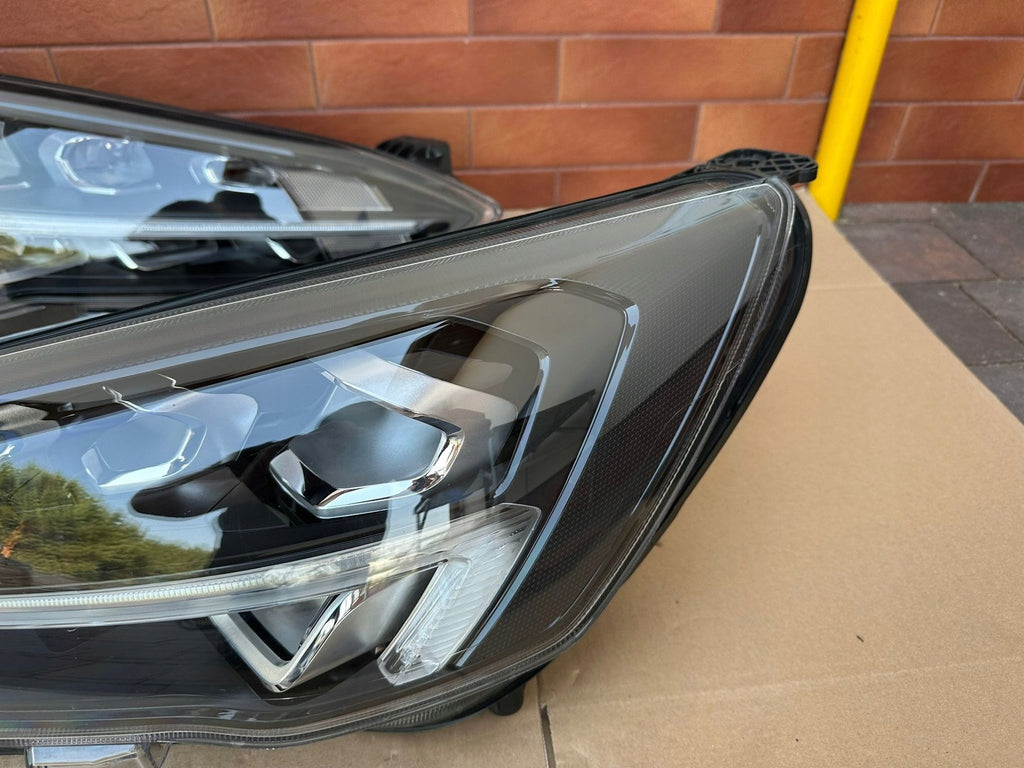 Frontscheinwerfer Ford Focus MX7B-13E015-EB Full LED Rechts oder Links