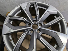 Load image into Gallery viewer, 1x Alufelge 20 Zoll 9.0" 5x112 38ET Glanz Graphit 4KE601025E Audi E-Tron Mg FEL9194241825ti