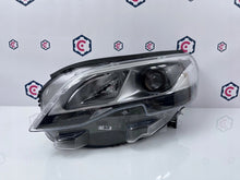 Laden Sie das Bild in den Galerie-Viewer, Frontscheinwerfer Peugeot Expert Traveller 9808573580 Xenon Links Headlight SCH2722415559en