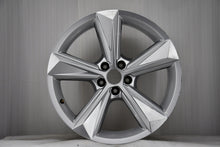 Load image into Gallery viewer, 1x Alufelge 19 Zoll 8.5" 5x112 23ET Glanz Silber 4M0601025DF Audi Rim Wheel FEL7529325346tw
