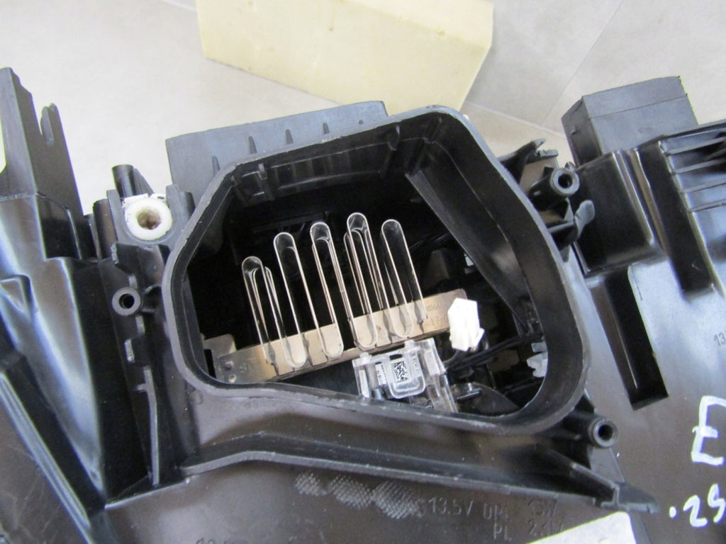 Frontscheinwerfer BMW X1 F48 7472220 LED Rechts Scheinwerfer Headlight SCH3842387672lq