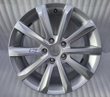 Load image into Gallery viewer, 1x Alufelge 17 Zoll 6.5&quot; 5x112 41ET Glanz Silber 3G0601025C VW Passat Rim Wheel