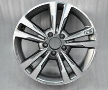 Laden Sie das Bild in den Galerie-Viewer, 1x Alufelge 17 Zoll 7.5&quot; 5x112 45ET Glanz Grau A2074010600 Mercedes-Benz A207 Mg