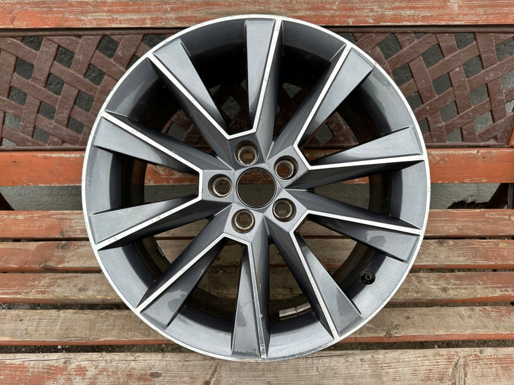 1x Alufelge 17 Zoll 7.0" 5x100 46ET Glanz Graphit 5JJ601025J Mg Fabia Rapid FEL2382911909ar