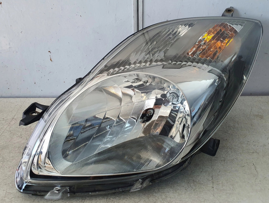 Frontscheinwerfer Toyota Yaris 81150-0D350 Links Scheinwerfer Headlight SCH9889622217gm