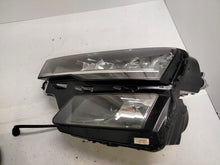 Laden Sie das Bild in den Galerie-Viewer, Frontscheinwerfer Skoda Karoq 57B941009 LED Links Scheinwerfer Headlight SCH4190270134xr