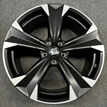 Laden Sie das Bild in den Galerie-Viewer, 4x Alufelge 19 Zoll 8.0" 5x112 45ET Glanz Schwarz 575601025AS Cupra Ateca FEL7381981127mp