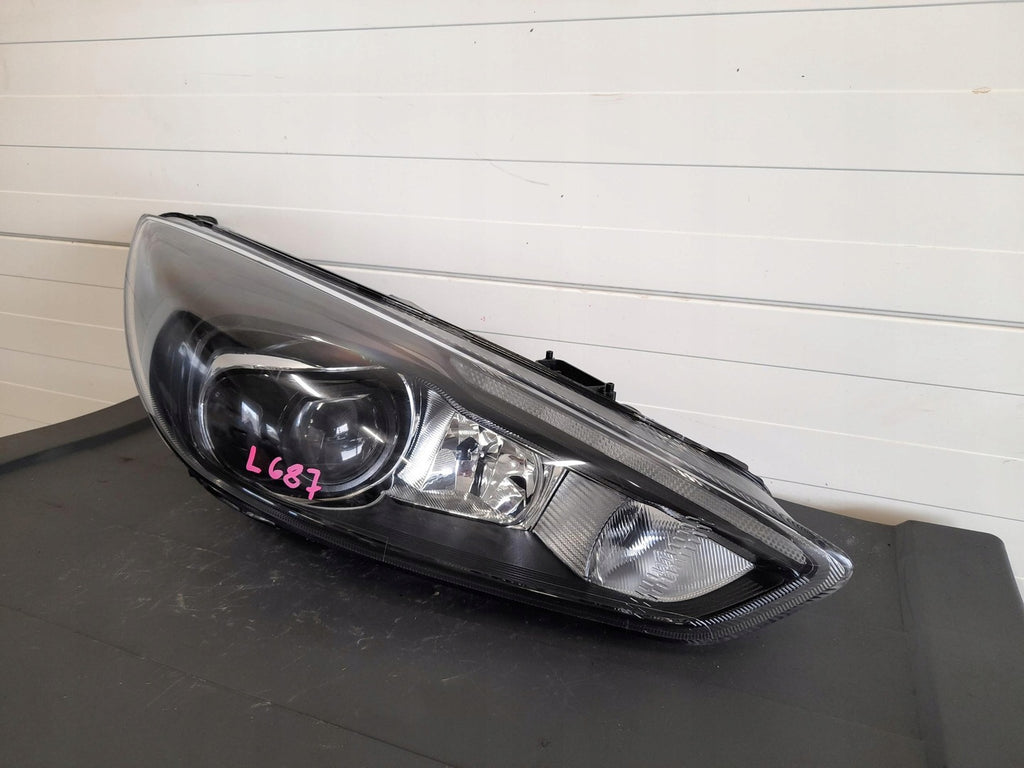 Frontscheinwerfer Ford Focus F1EB-13D154-CG Rechts Scheinwerfer Headlight