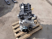 Load image into Gallery viewer, Motor Hyundai Elantra VII G4FM 1.6 123PS 90kW 2024 Benzin Engine Unkomplett