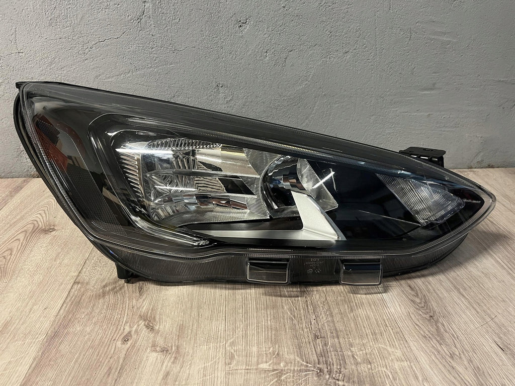 Frontscheinwerfer Ford Focus MX7B-13E014-CC Rechts Scheinwerfer Headlight