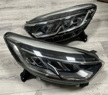 Laden Sie das Bild in den Galerie-Viewer, Frontscheinwerfer Renault Captur 260606152R 260107244R LED Rechts oder Links