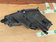 Laden Sie das Bild in den Galerie-Viewer, Frontscheinwerfer Audi A4 8W0941005 LED Links Scheinwerfer Headlight