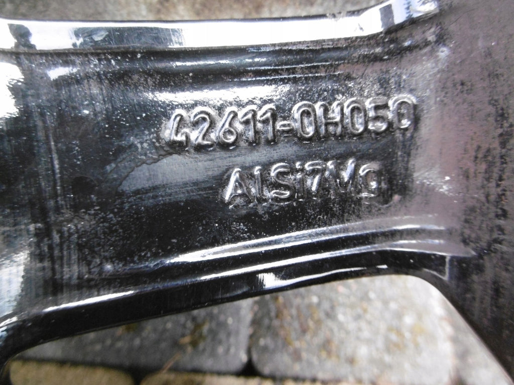 1x Alufelge 15 Zoll 4.5" 4x100 35ET Matt Silber 42611-0H050 Toyota Aygo