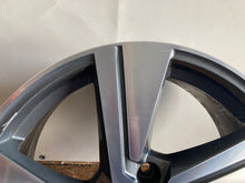 Laden Sie das Bild in den Galerie-Viewer, 1x Alufelge 18 Zoll 7.0" 5x112 45ET 81A601025G Audi Rim Wheel FEL8082417193fl
