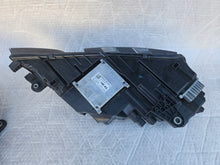 Laden Sie das Bild in den Galerie-Viewer, Frontscheinwerfer Skoda Octavia III Ein Satz Scheinwerfer Headlight SCH2106173448yf