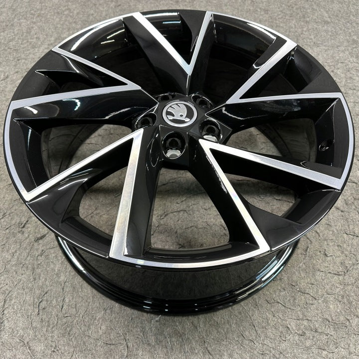 4x Alufelge 19 Zoll 8.0" 5x112 44ET Glanz Graphit 3V0601025AC Mg Superb FEL1074828411vr